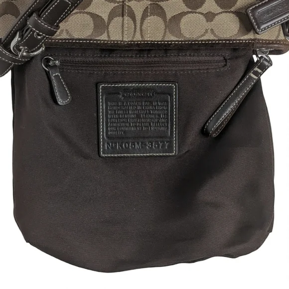 Coach 3577 Vintage Signature Canvas Shoulder Bag Leather Trim Buckle 2005 - Picture 14 of 16